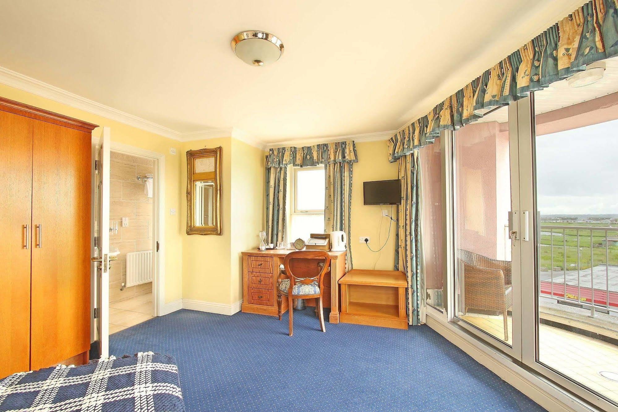 The Sands Hotel Tramore Exteriör bild